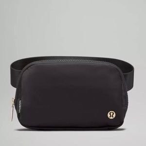 Lululemon Everywhere Belt Bag 1L Black/Gold